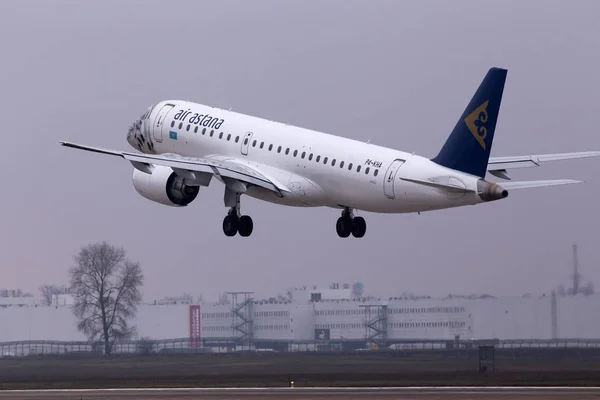 Borispol Ukraina Listopad 2019 Samolot Kha Air Astana Embraer E190 — Zdjęcie stockowe