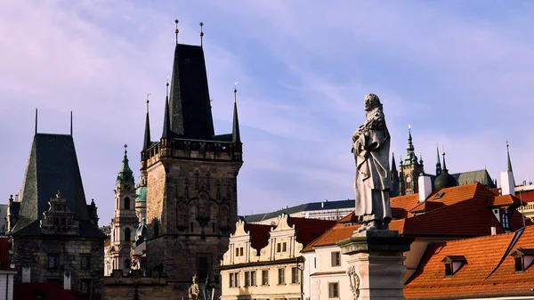 Blick auf die Prager Altstadt, mystisches Panorama — Stockfoto