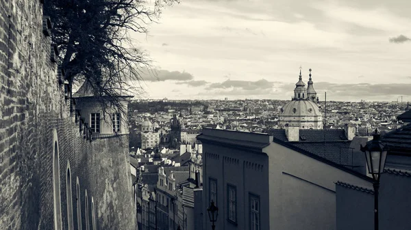 Vue de la vieille ville de Prague, panorama mystique — Photo