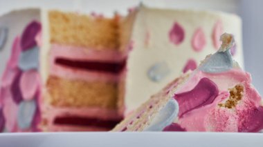 El yapımı çilekli pasta. Kapatın.