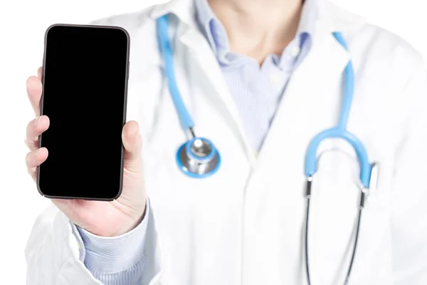 Kvinnliga Läkare Bär Uniform Och Stetoskop Visar Mobiltelefon — Stockfoto