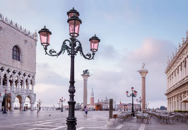 Farola Columnas Piazzetta San Marco Amanecer Venecia Italia — Foto de Stock