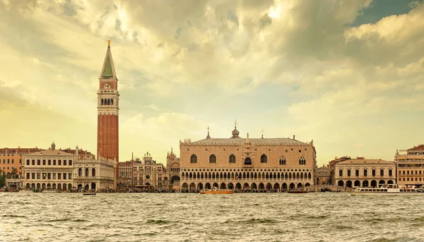 Vista Mar Edificios Históricos Con Vistas Cuenca San Marcos Venecia — Foto de Stock