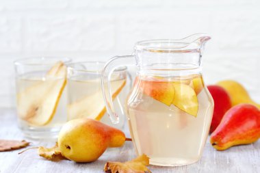 Tatlı armut kompostosu