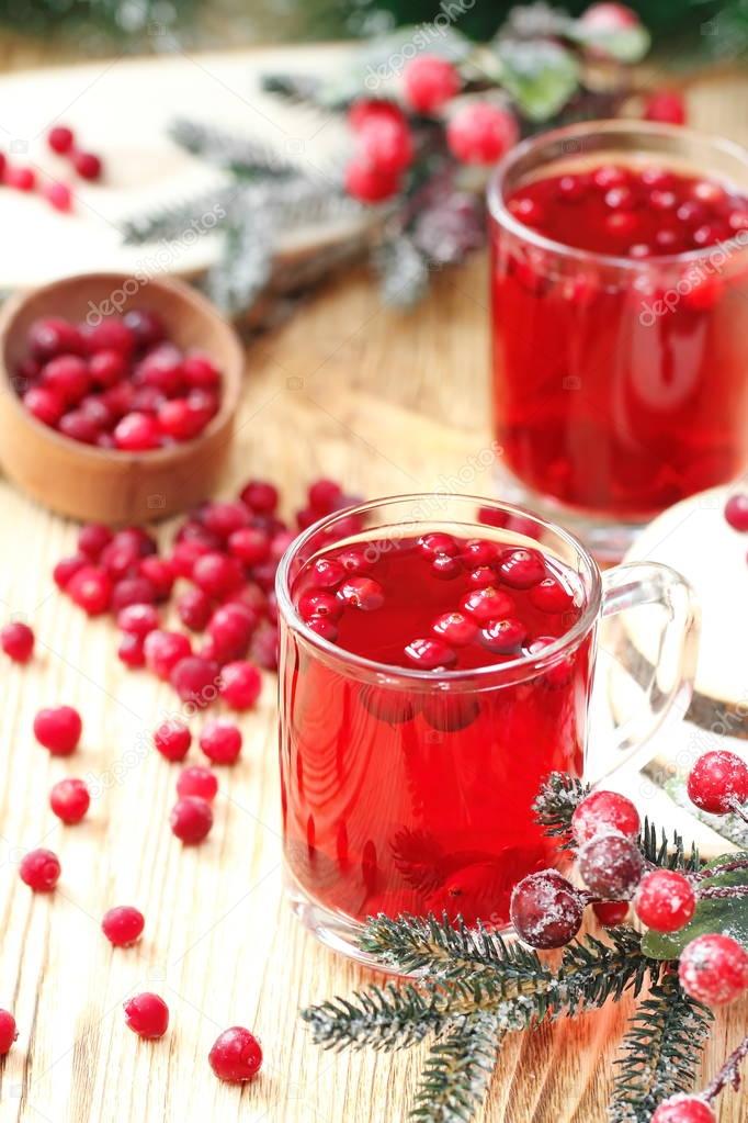 Cranberry drink and fresh berries
