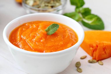 Ev yapımı kabak püresi