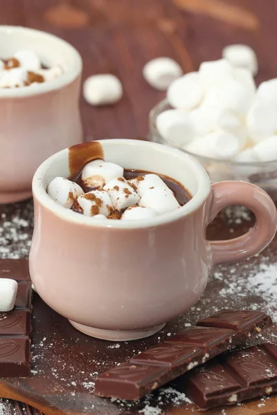 Heiße Schokolade mit Marshmallows — Stockfoto