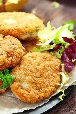 tavuk pirzola sebze ve otlar