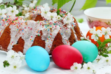 yumurta ve Paskalya kek