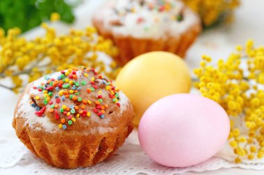 yumurta ve Paskalya kek