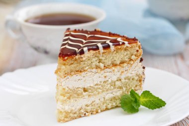 Lezzetli kek krem ve karamel