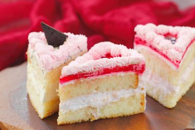 Lezzetli kek krem ve jöle