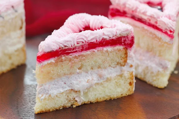 Delicioso pastel con crema y gelatina — Foto de Stock