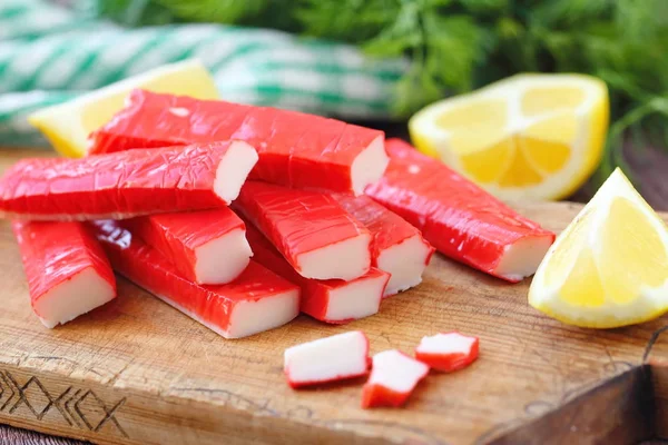 Bastoncini di granchio preparati per mangiare — Foto Stock