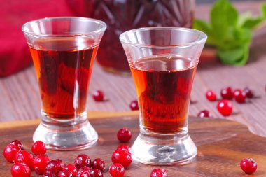 Alkol kızılcık içki