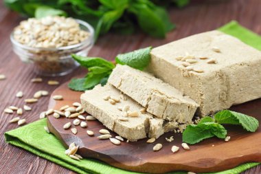 Ayçiçeği helva dilimlenmiş