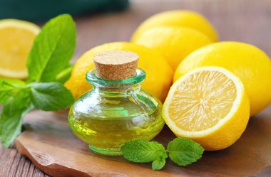Temel aroma yağı nane ve limon ile
