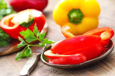 Tatlı biber salatası yemek