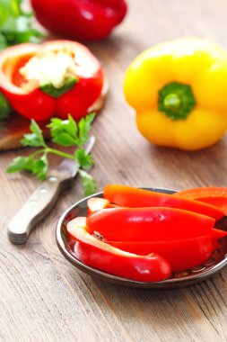 Tatlı biber salatası yemek