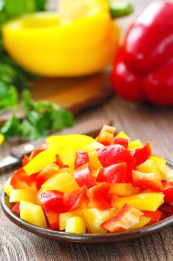 Tatlı biber salatası yemek