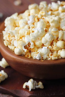 Kasede patlamış mısır.