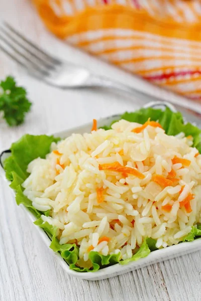 Pilav kızarmış sebze ile garnitür olarak