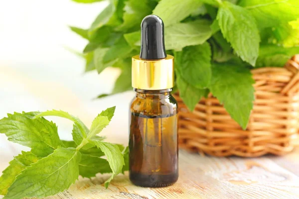 temel aroma yağı nane ile