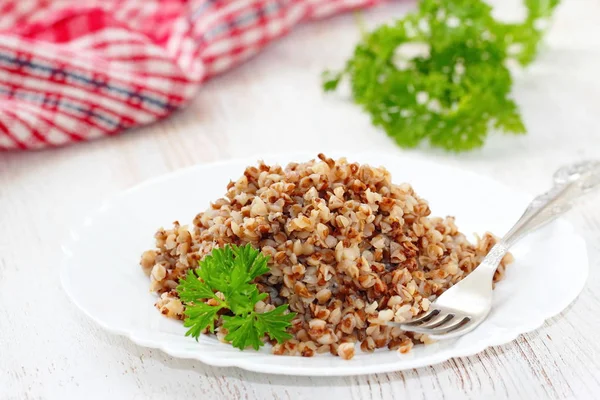 Buğday bir tabak ve taze sebze