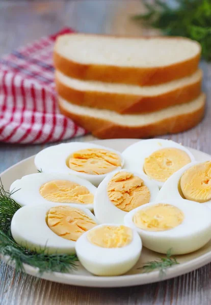 Gekochte Eier für Salat — Stockfoto