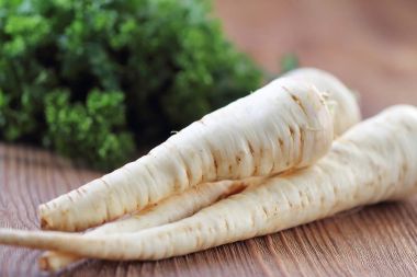 ham maydanoz kökleri