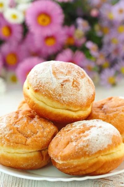 Donuts with sugar powder — Stock Photo, Image