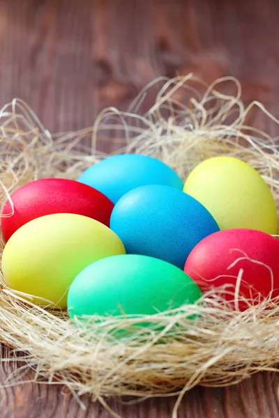 Huevos Pascua Coloridos Fondo Madera — Foto de Stock