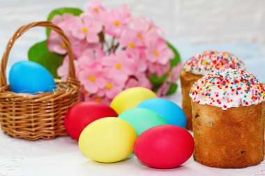 yumurta ve Paskalya kek