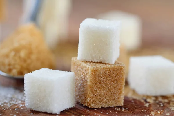 Açúcar branco e mascavo — Fotografia de Stock