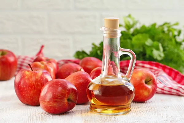 Apfelessig Flasche Apfelessig Auf Holzuntergrund Gesunde Ernährung — Stockfoto