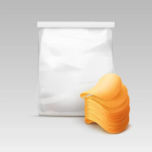 ベクトル ホワイト垂直密封透明なビニール袋パッケージ デザイン用のスタックのジャガイモ サクサク チップ クローズ アップ白背景に分離されました。 — ストックベクタ