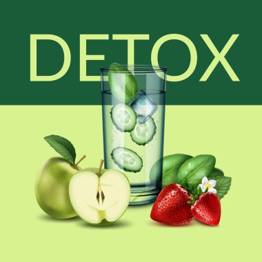 İçinde buz küpleri, salatalık dilimleri ve nane olan bir bardak salatalık suyu. Elma, çilek ve ıspanak kompozisyonu..