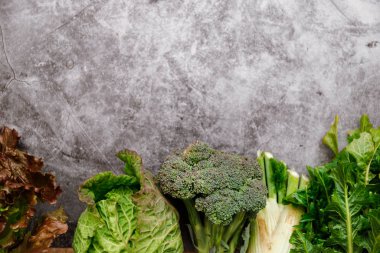 Marketten taze organik sebzeler, biyo-marul manzarası, b