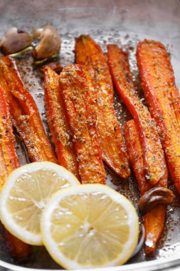 Kır usulü fırında havuç. Sağlıklı atıştırmalıklar. Sağlıklı ev yemeği. Gurme yemekleri..