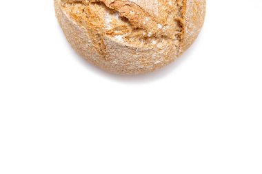 Beyaz arka planda ev yapımı ekmek. Kahvaltı. Sağlıklı ev yemeği. Üst Manzara. Beyaz ahşap doku arkaplanı.