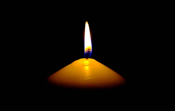 Світло від полум'я свічки — стокове фото