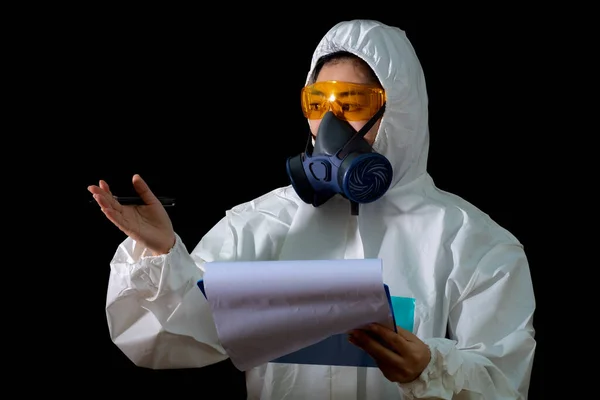 Woman Hold Report File Folder White Chemical Protective Clothing Antigas — Stock Photo, Image