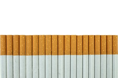 Beyaz arkaplanda gösterilen sigarayı kapat