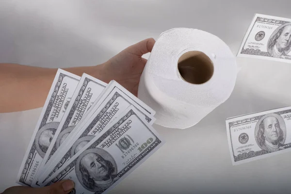 Yakın Mesafeden Mendil Alın Tuvalet Kağıdı Alın 100 Amerikan Doları — Stok fotoğraf