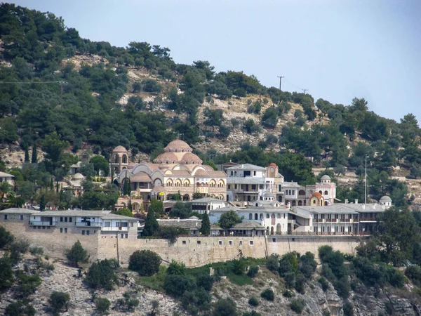 Klášter archanděla Michaela na ostrově Thassos. Řecko, ostrov Thassos - září 2014 — Stock fotografie