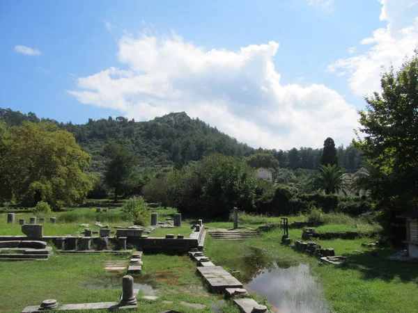 Ruínas de um templo grego antigo em Thassos — Fotografia de Stock
