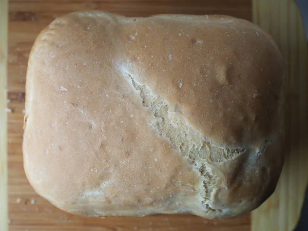 Homemade bread from the bread maker closeup — Stock Photo, Image