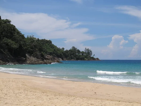 Beautiful tropical white sand beach, Thailand. Paradise, vacation — ストック写真
