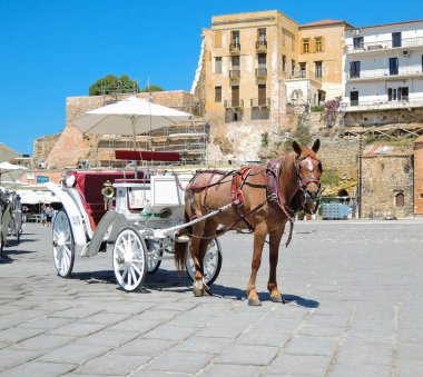 Yunanistan. Hania. Dolaşmak için at arabası. Girit, Yunanistan - Haziran 2017