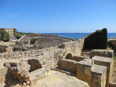İspanya 'daki Terragona manzarası. Şehrin asıl ilgi odağı eski bir amfitiyatrodur..